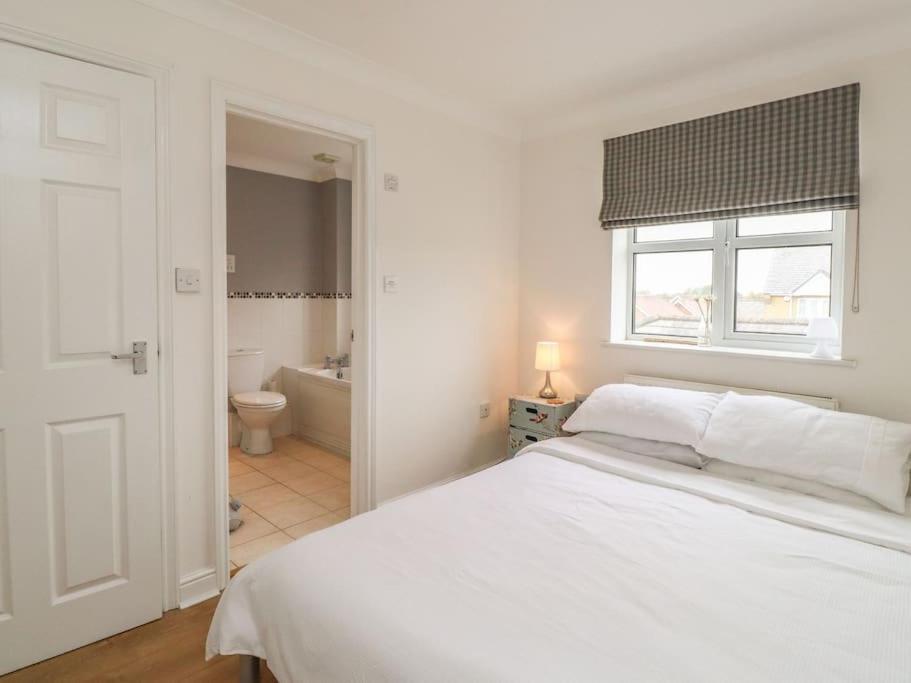 Stunning Seaviews - Beach House - Jacuzzi Bath Tub Littlestone-on-Sea Kültér fotó