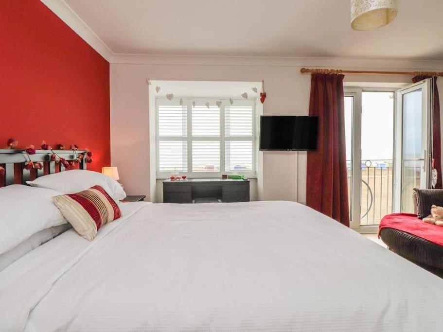 Stunning Seaviews - Beach House - Jacuzzi Bath Tub Littlestone-on-Sea Kültér fotó