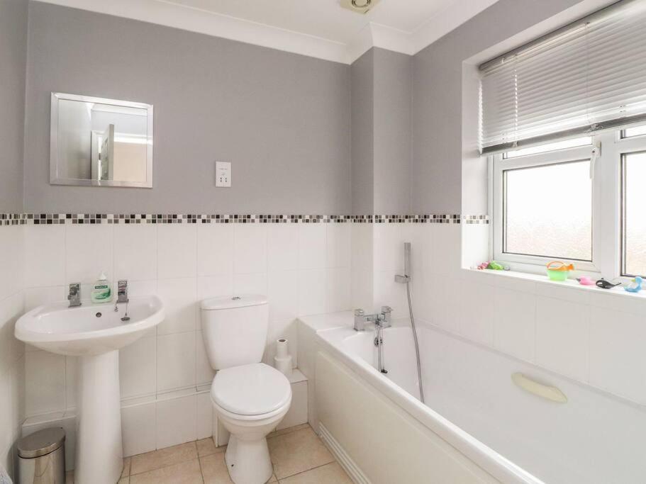 Stunning Seaviews - Beach House - Jacuzzi Bath Tub Littlestone-on-Sea Kültér fotó