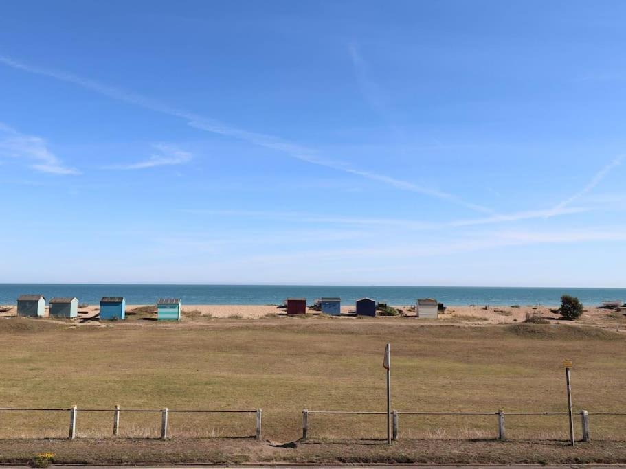 Stunning Seaviews - Beach House - Jacuzzi Bath Tub Littlestone-on-Sea Kültér fotó